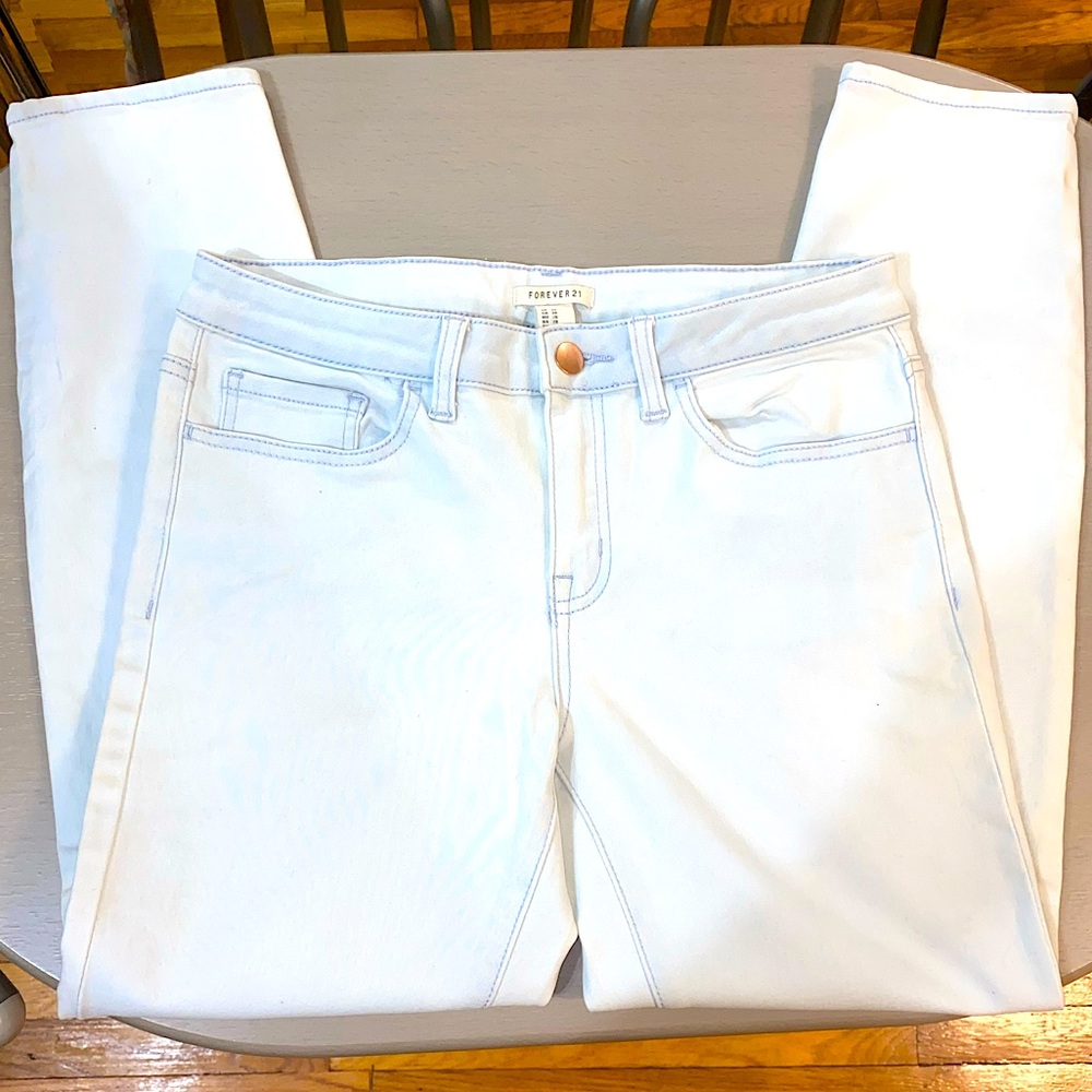 BABY BLUE JEANS SZ28 4EVR21